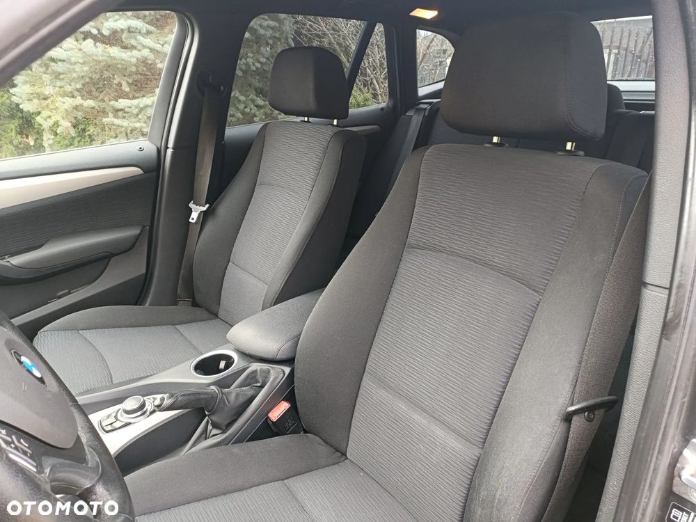 BMW X1 sDrive18d xLine - 11