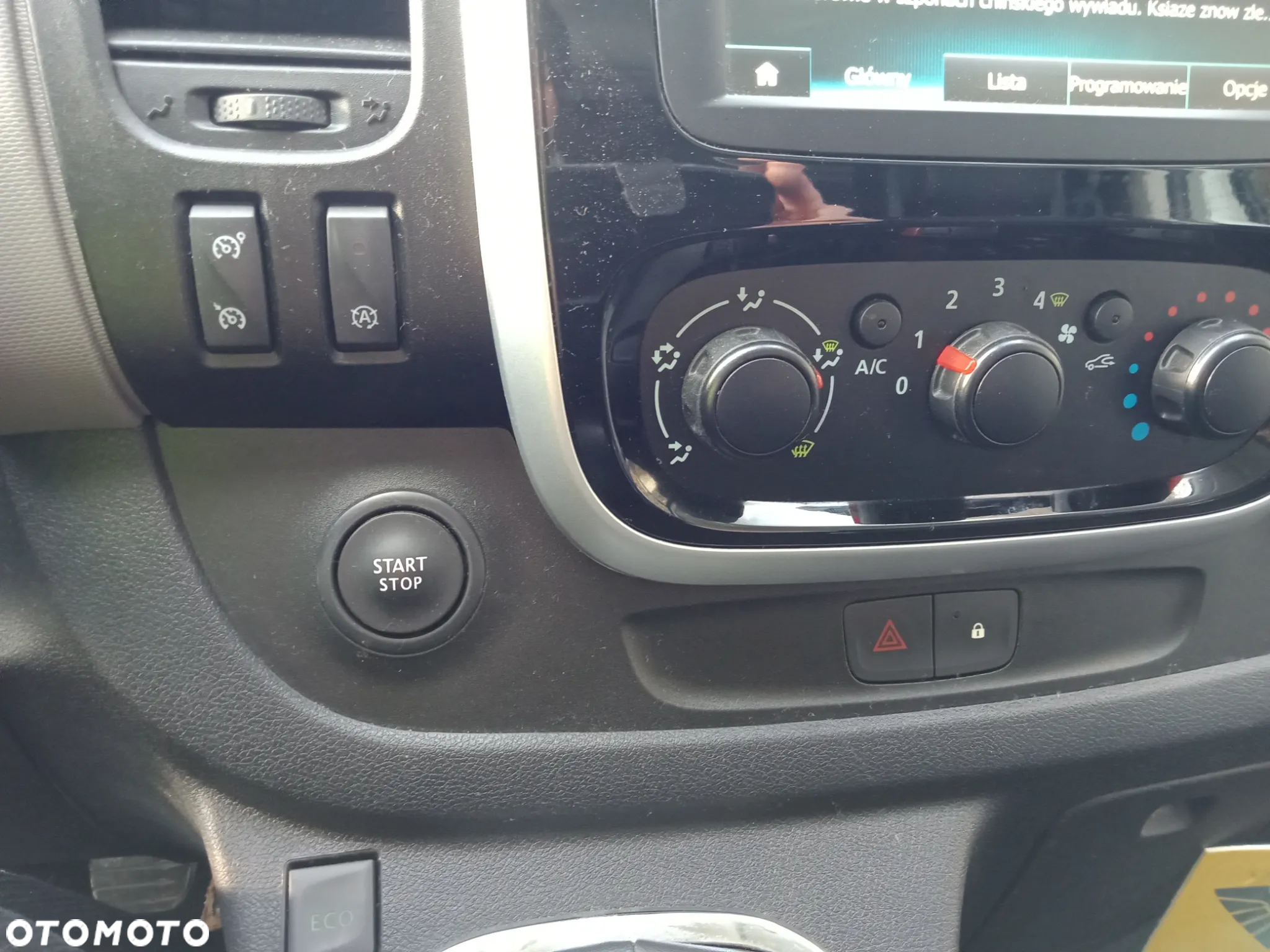 Renault Trafic - 12