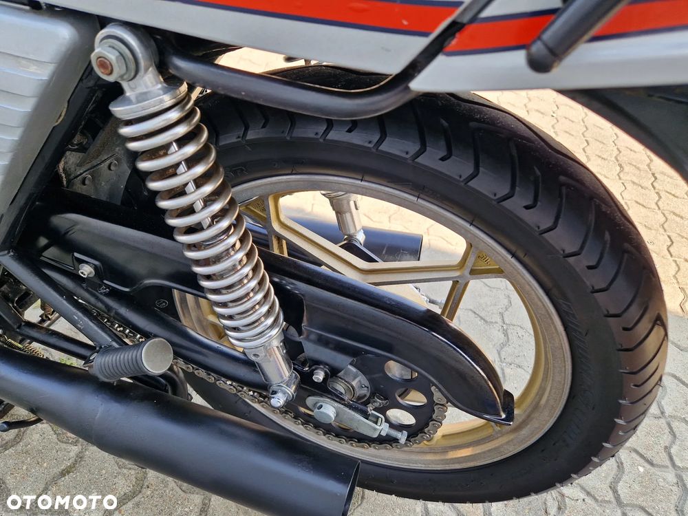 Suzuki GSX - 15