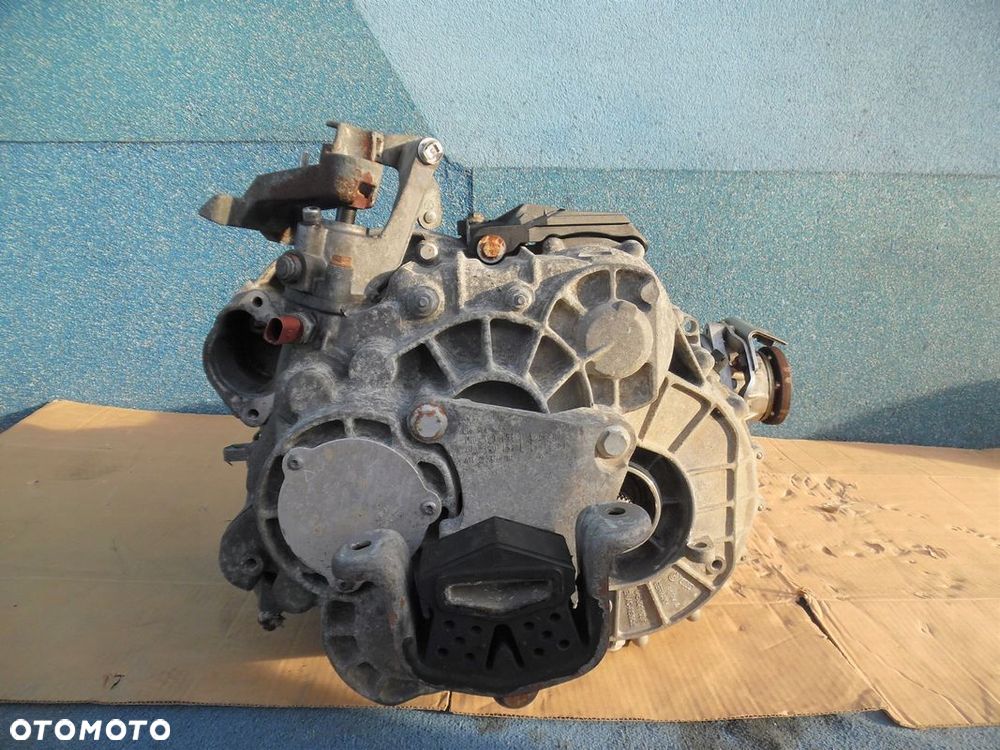 VW T5 MULTIVAN 2.5TDI SKRZYNIA SYNCRO 4 MOTION - 4