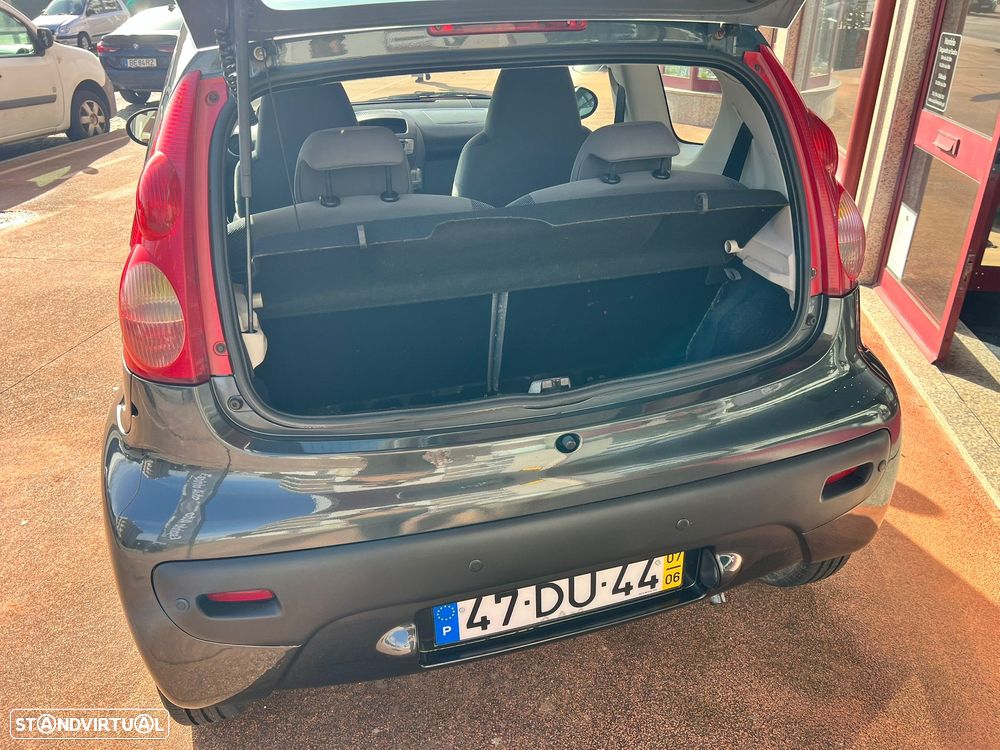 Peugeot 107 1.0 Trendy 2 Tronic - 8