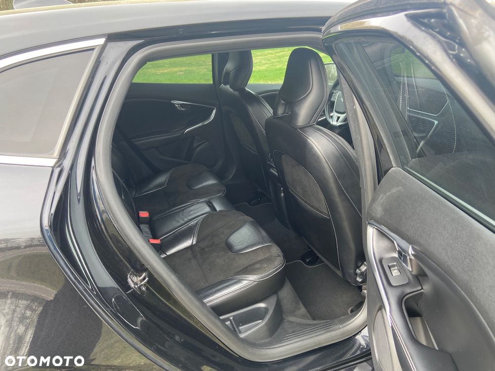 Volvo V40 D2 R Design - 6
