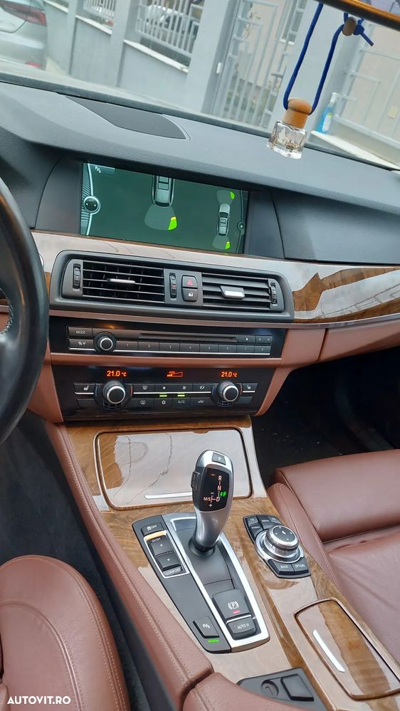 BMW Seria 5 520d Touring Aut. Luxury Line - 14