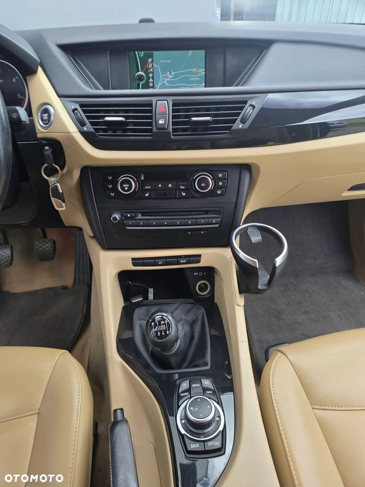 BMW X1 sDrive20d - 12