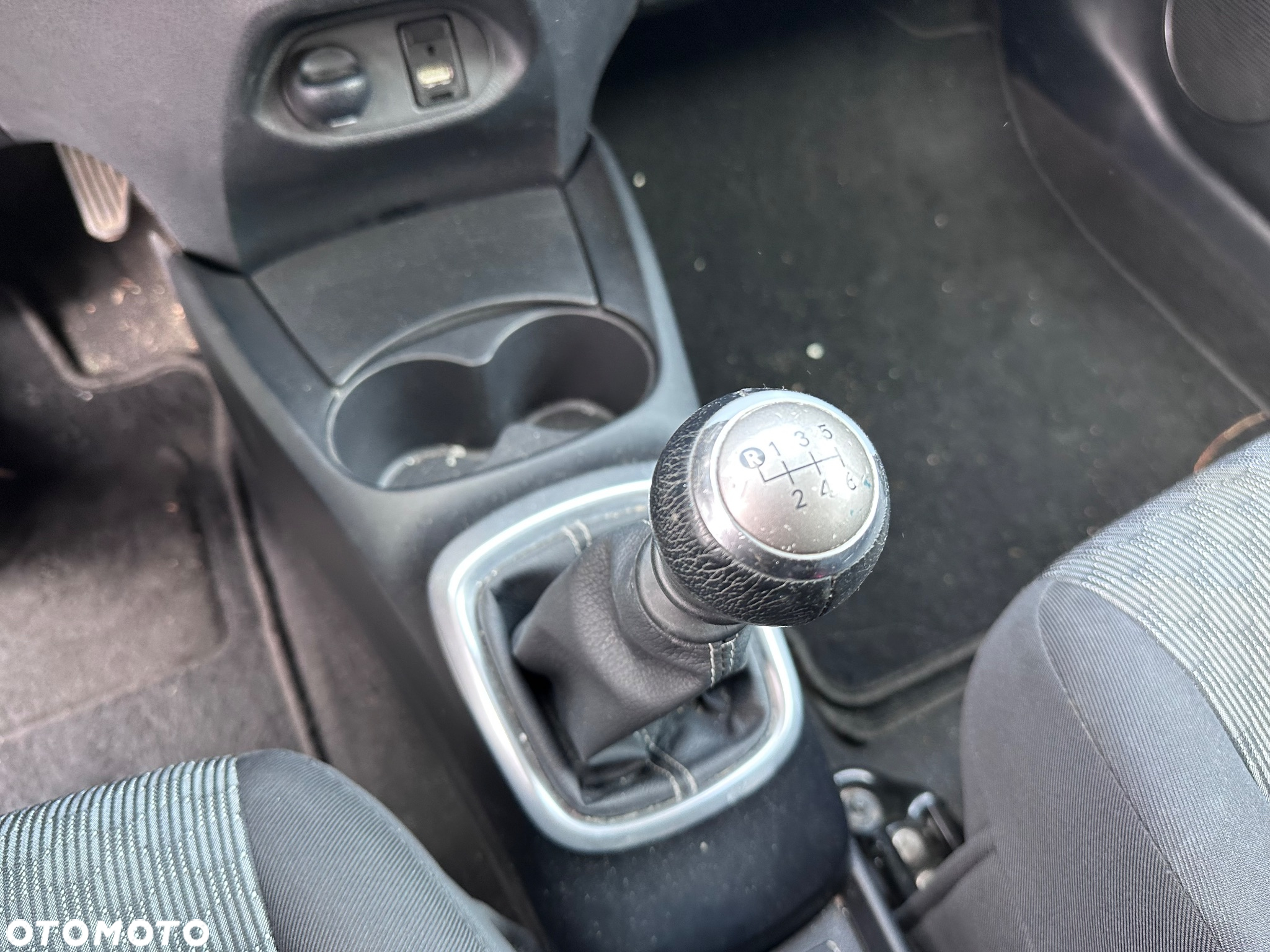 Toyota Yaris 1.33 Active - 13
