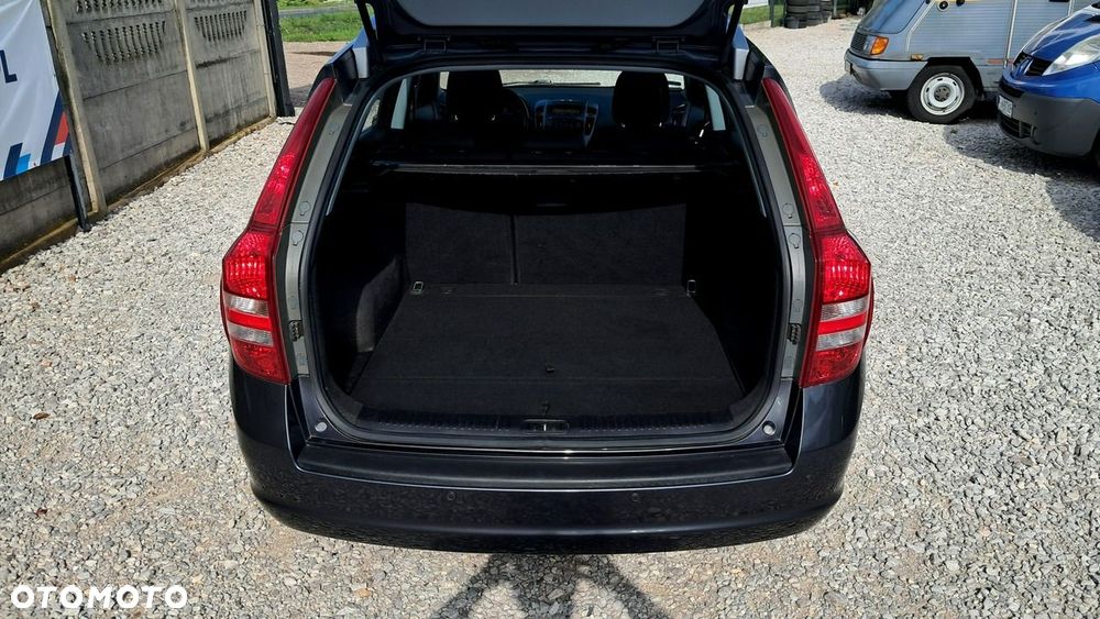 Kia Ceed - 12