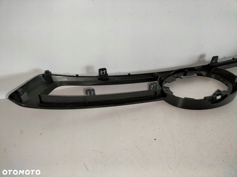 Atrapa ramka grill TOYOTA HILUX VIII 20- - 4