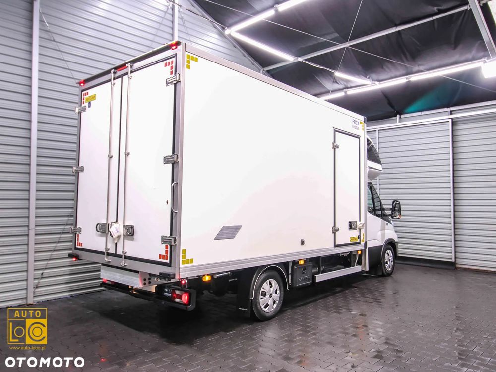 Iveco DAILY CHŁODNIA + MROŹNIA + AGREGAT x 2 + AUTOMAT - 3