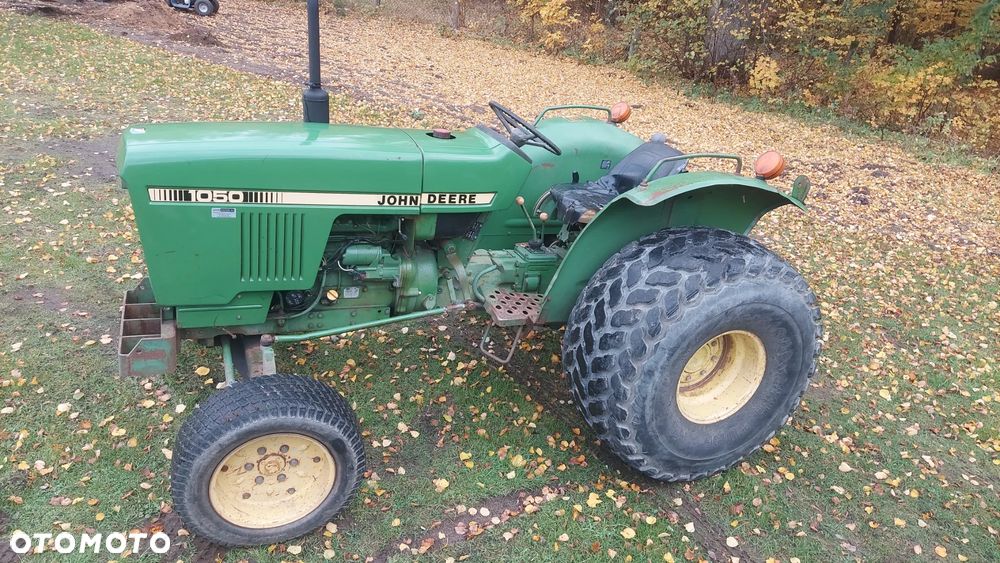 John Deere 1050 - 10