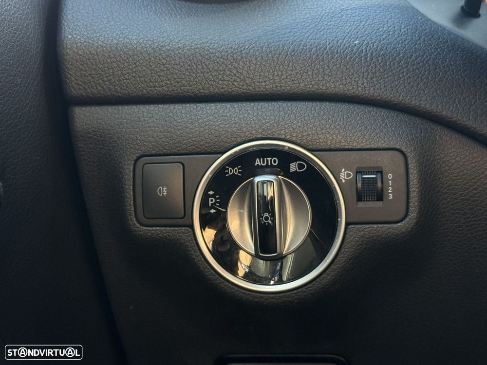 Mercedes-Benz CLA 180 d Shooting Brake Urban - 9