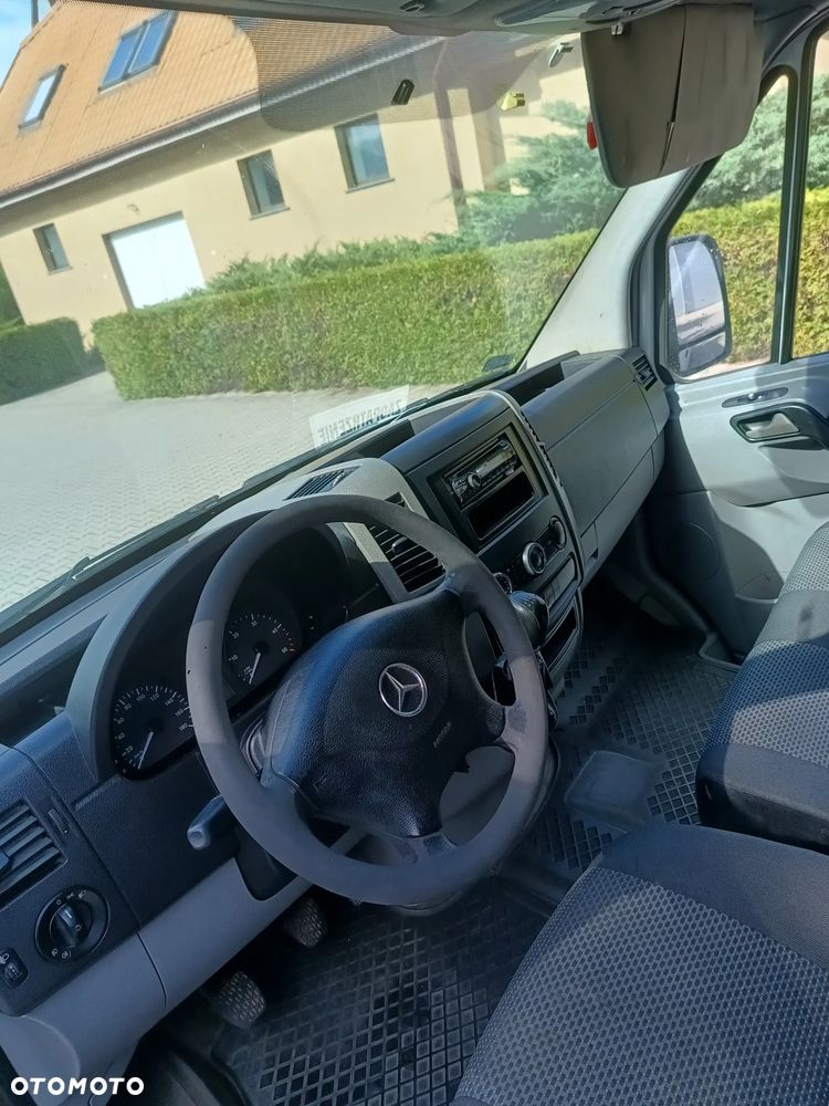 Mercedes-Benz Sptinter - 12