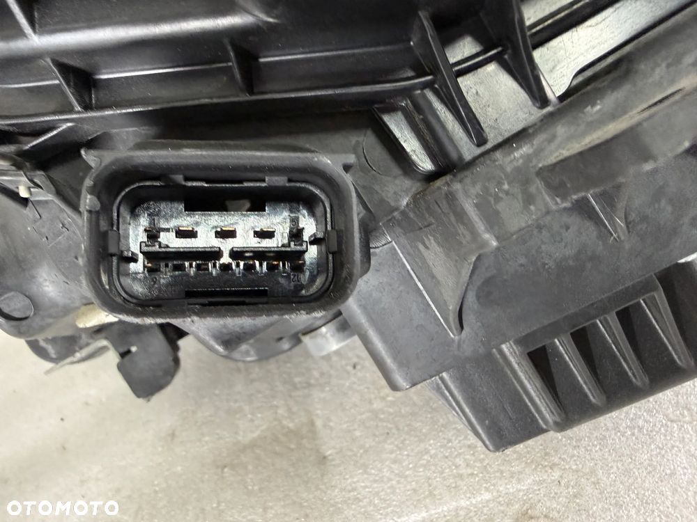 Reflektor Przód strona prawa BMW 1 E82 E88 7181282 Lift bi xenon - 5
