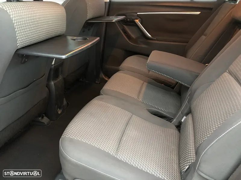 Toyota Corolla Verso - 19