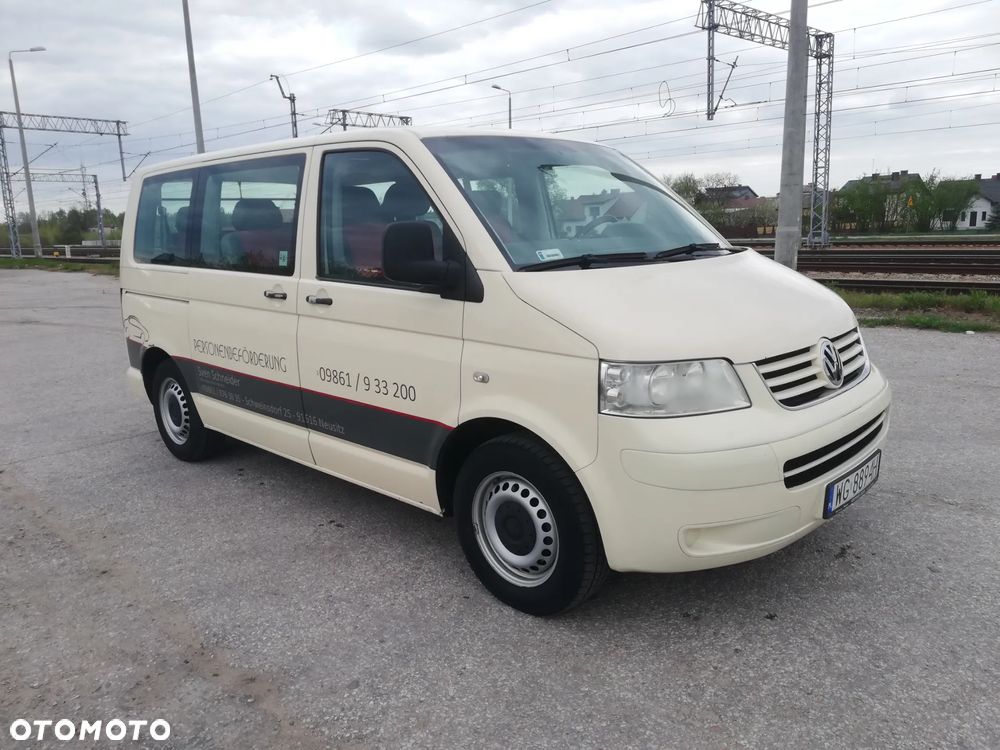 Volkswagen Caravelle - 1