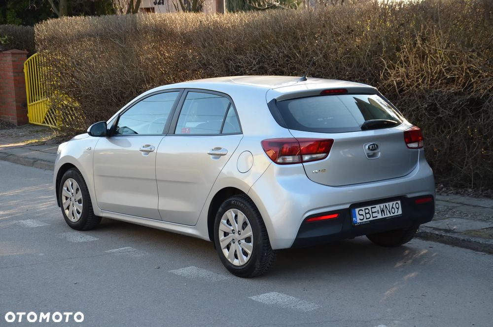 Kia Rio 1.4 M - 8
