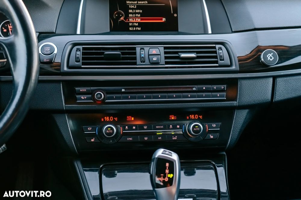 BMW Seria 5 520d Aut. Luxury Line - 13