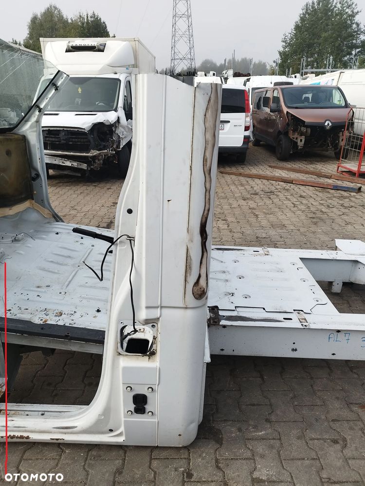 Słupek tylny tył lewy Master III Movano B NV400 Ramowy Rama - 2