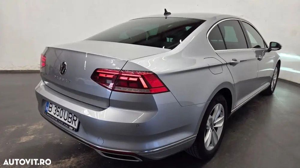 Volkswagen Passat 2.0 TDI DSG Highline - 15