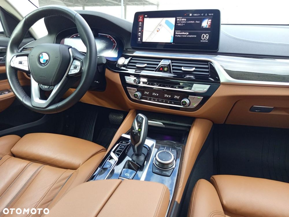 BMW 6GT - 12