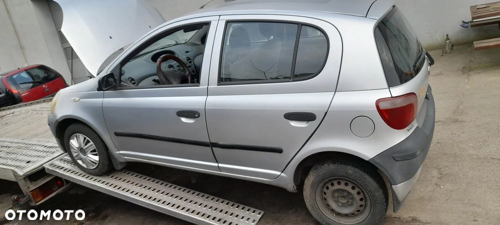 toyota yaris 1 pas przedni - 6