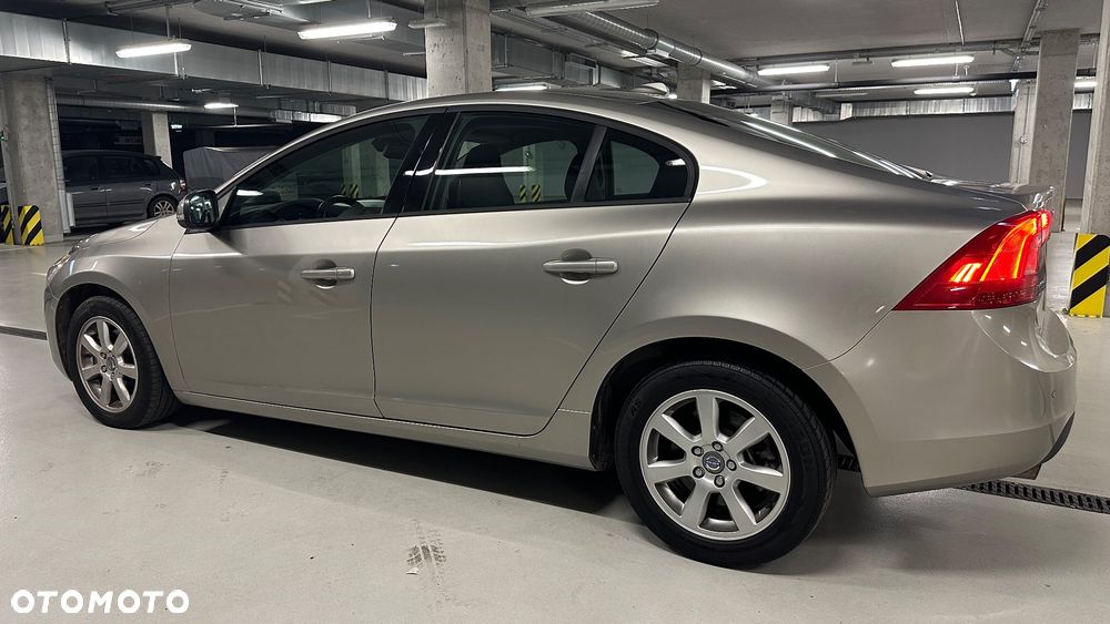 Volvo S60 - 25