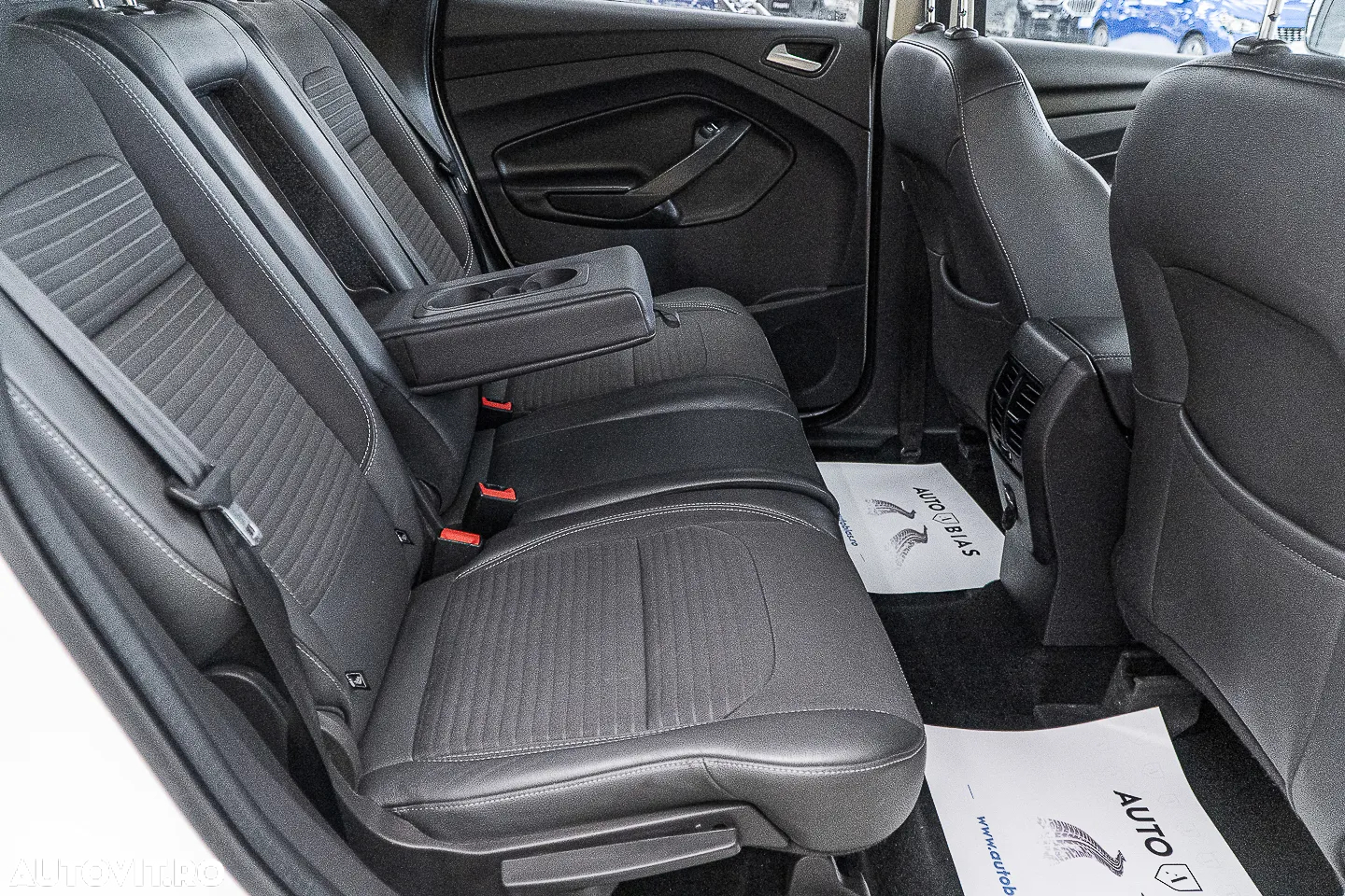 Ford Kuga 2.0 TDCi 4WD Powershift Titanium - 9
