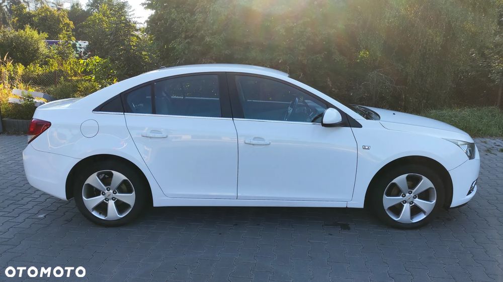 Chevrolet Cruze 1.8 LT - 8