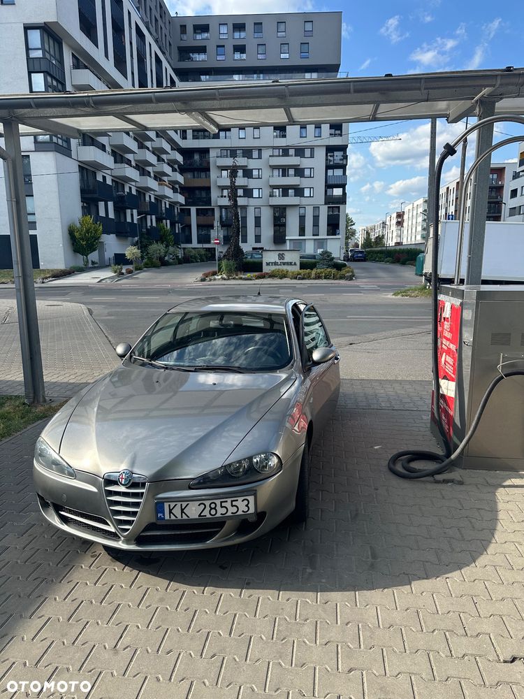 Alfa Romeo 147 1.6 Twin Spark Distinctive - 5