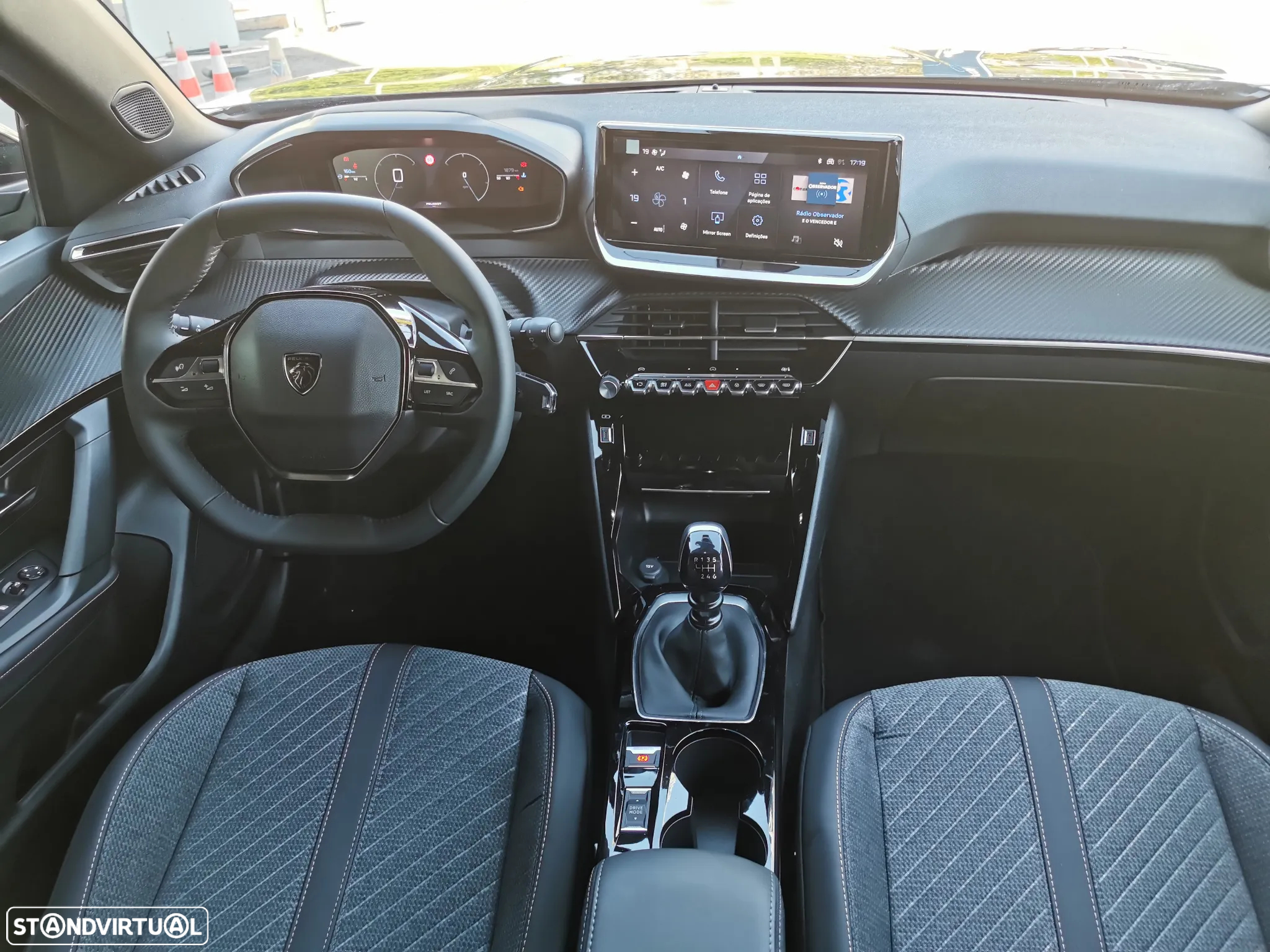 Peugeot 2008 1.2 PureTech Allure - 12