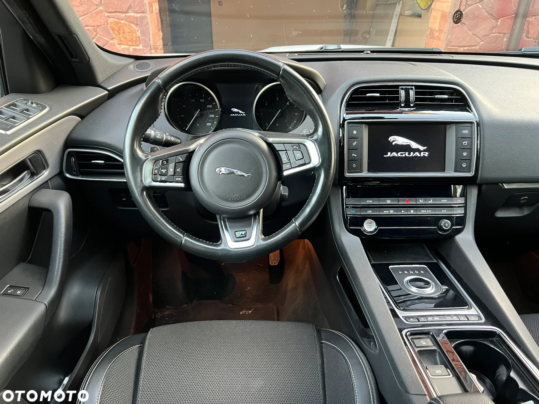 Jaguar F-Pace 2.0 i4D AWD R-Sport - 6