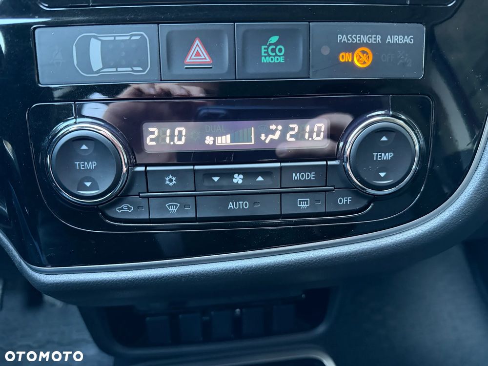 Mitsubishi Outlander 2.0 2WD Diamant - 31