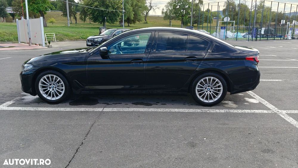 BMW Seria 5 530i AT MHEV - 12