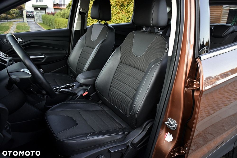 Ford Kuga 2.0 TDCi 2x4 Titanium - 6