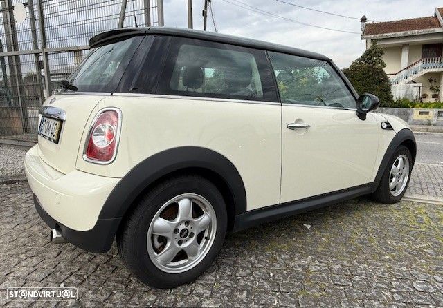MINI 3 Portas One D - 6