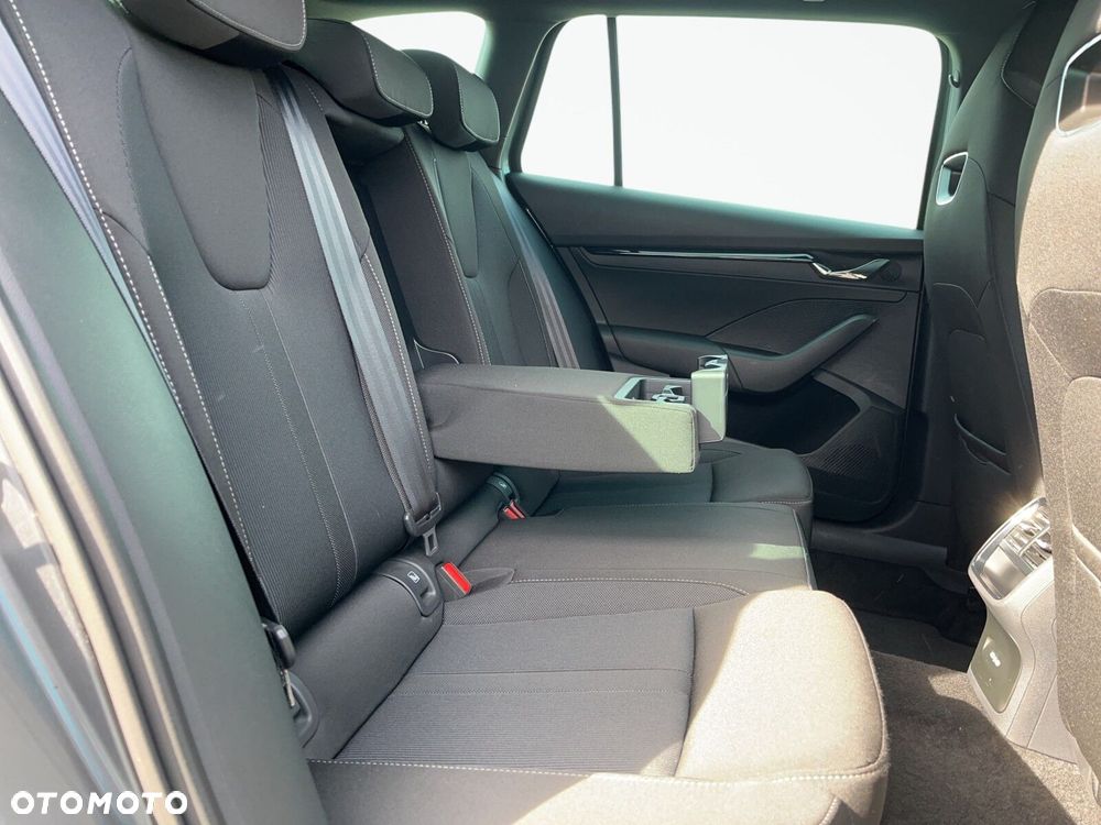 Skoda Octavia 2.0 TDI Sportline - 19