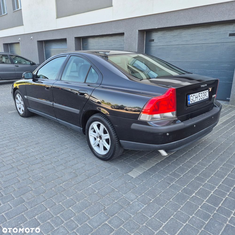Volvo S60 2.4 Momentum - 5