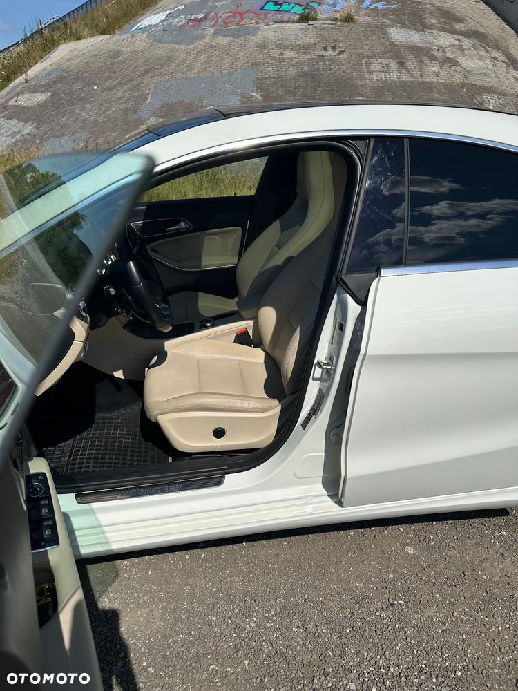 Mercedes-Benz CLA 250 4-Matic - 10