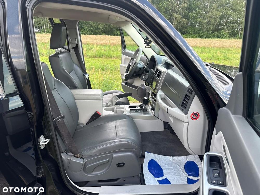 Jeep Cherokee - 25