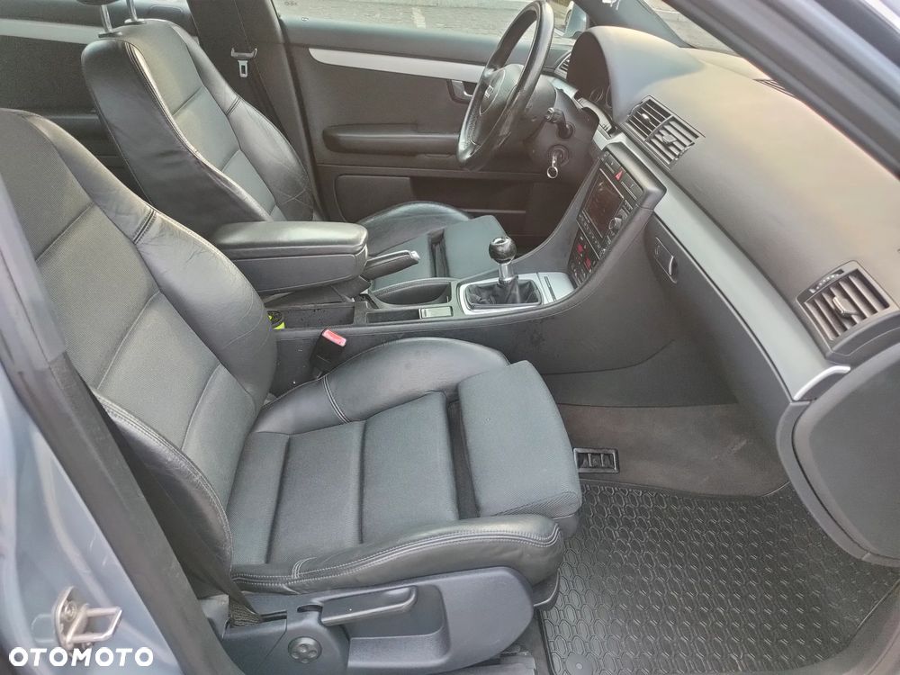Audi A4 Avant 2.4 - 35