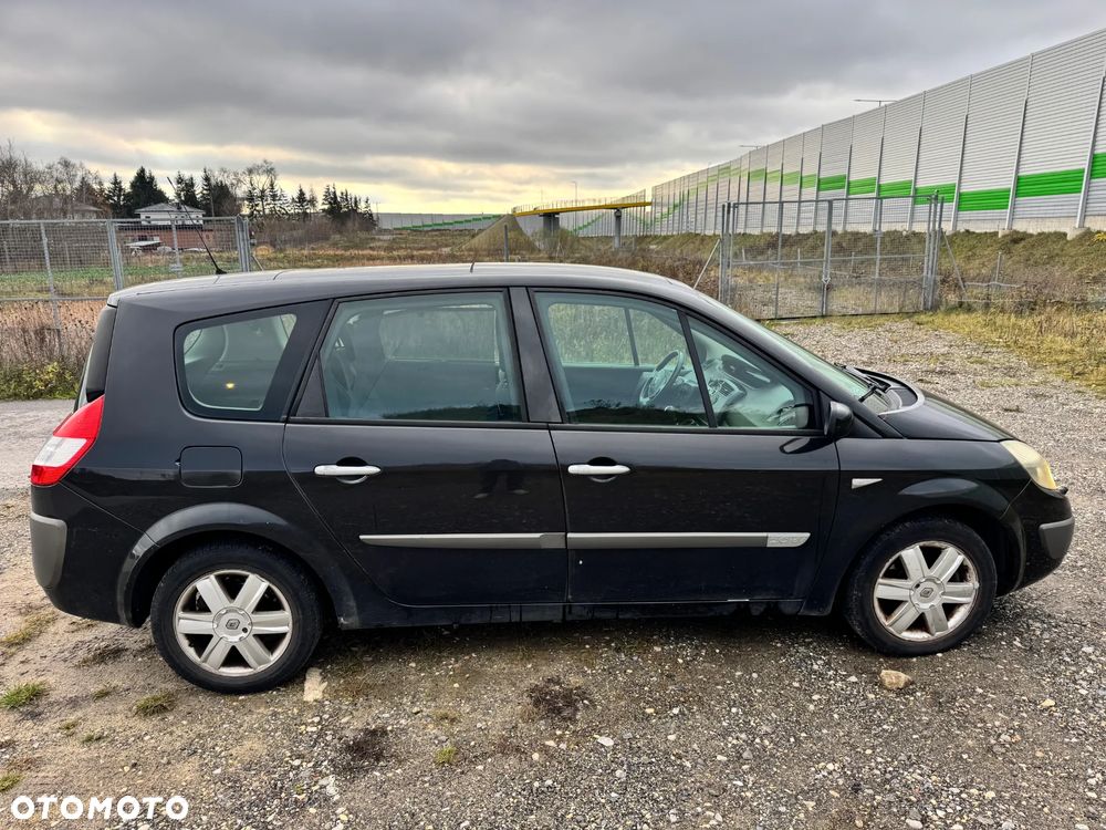 Renault Grand Scenic - 10