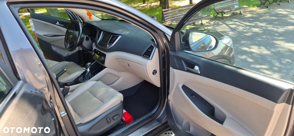 Hyundai Tucson 2.0 CRDI BlueDrive Comfort 2WD - 21