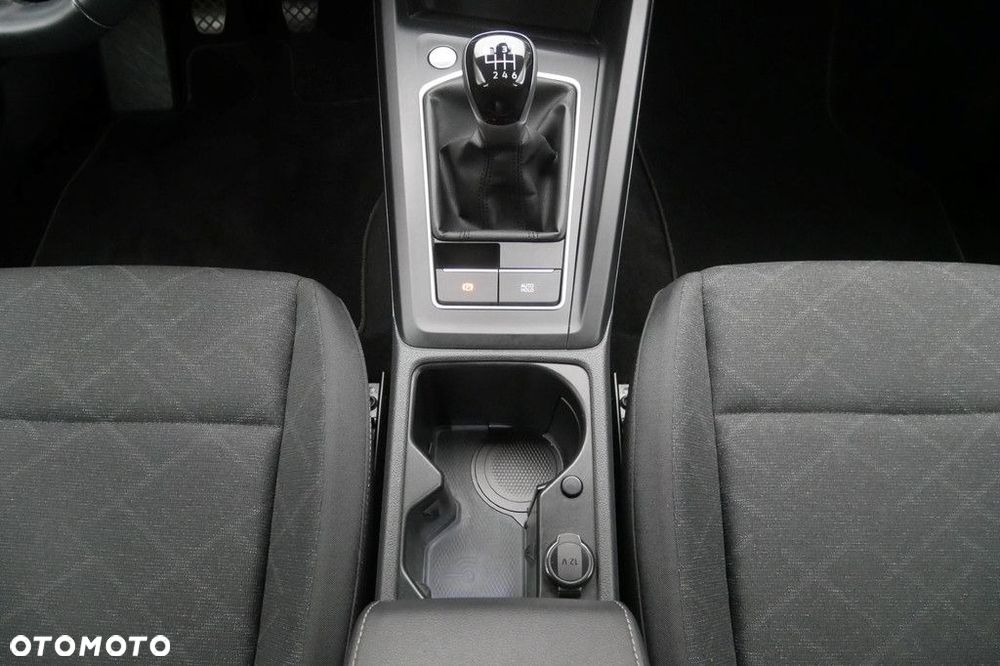 Volkswagen Golf Variant - 11