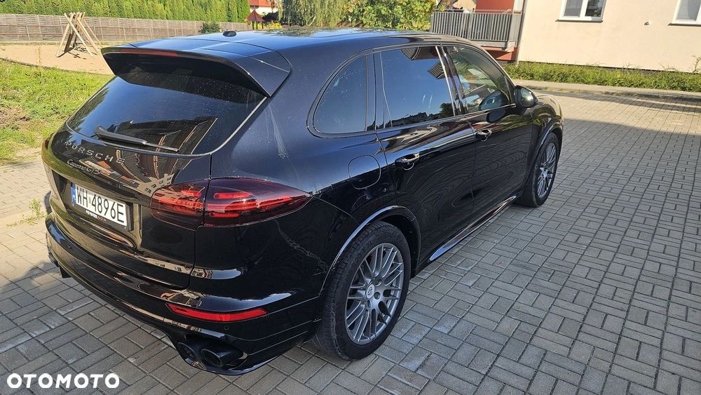 Porsche Cayenne GTS - 6