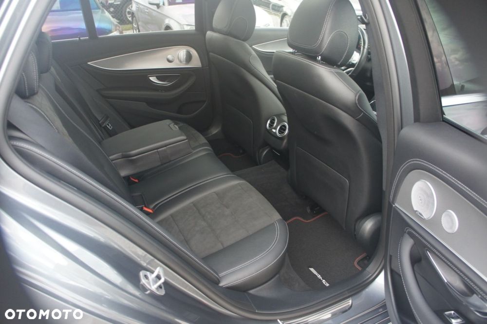 Mercedes-Benz Klasa E - 21