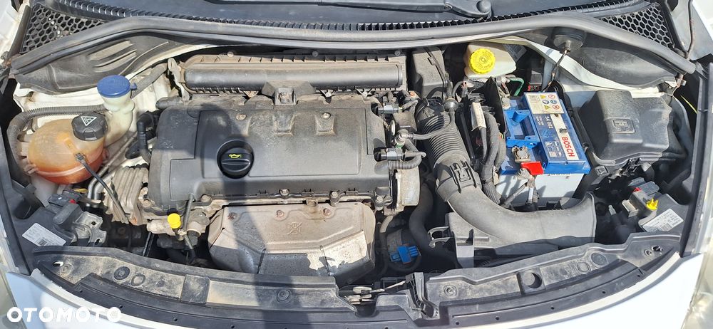 Peugeot 207 1.4 16V Trendy - 13