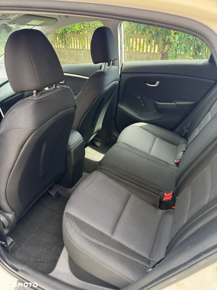 Hyundai i30 1.4 Classic + - 9