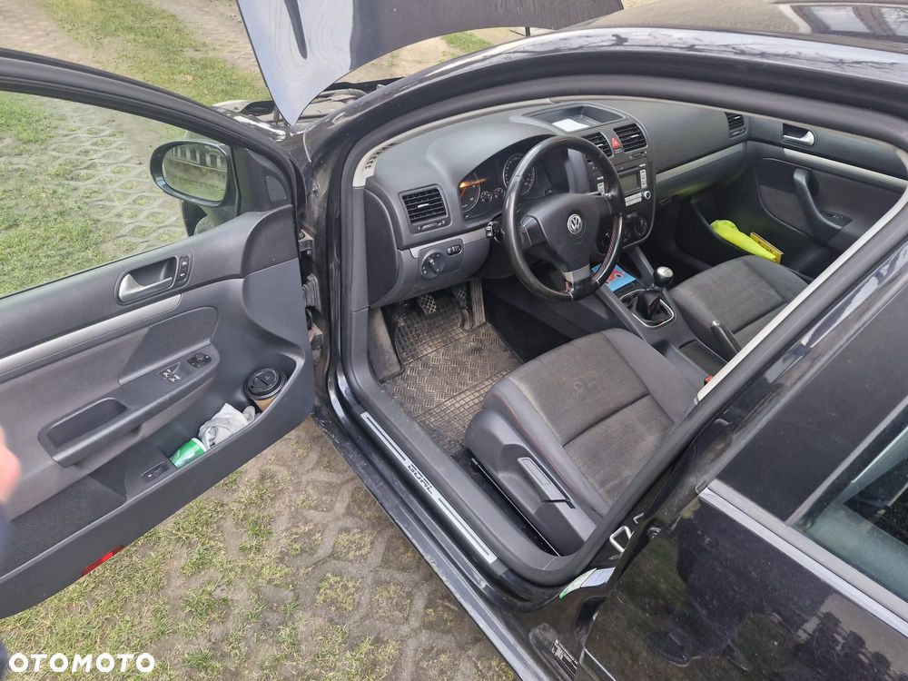 Volkswagen Golf - 10