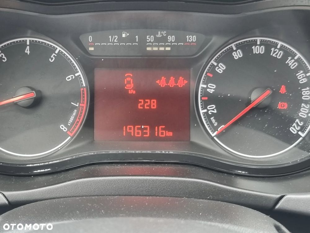 Opel Corsa 1.2 16V Edition / Active - 6