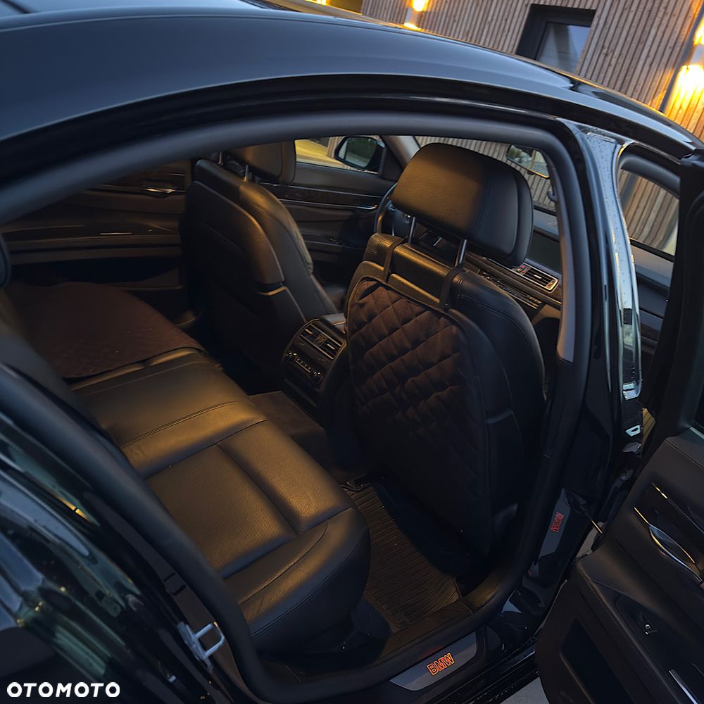 BMW Seria 7 - 12