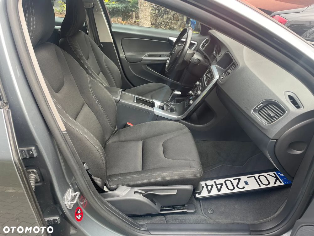 Volvo V60 D3 Momentum - 17